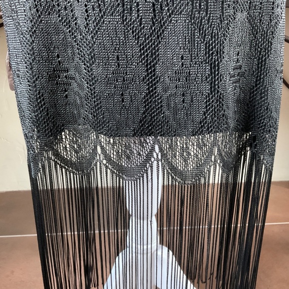 Sassy Lace and Fringe Vintage-Inspired Cocktail Dress. Black Size M - Picture 6 of 9